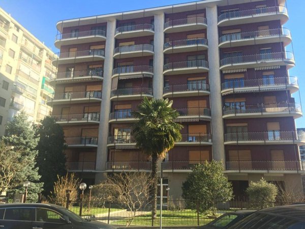 appartamento in vendita a Torino in zona Lingotto