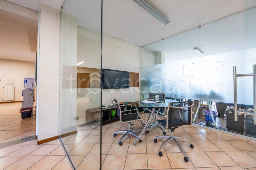 ufficio in vendita a Torino in zona Cenisia