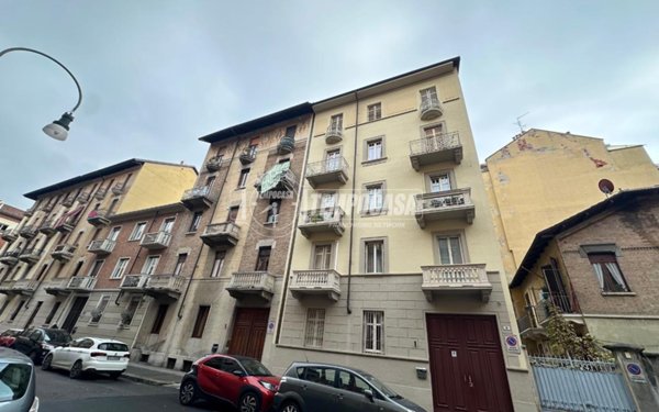 appartamento in vendita a Torino in zona Cenisia