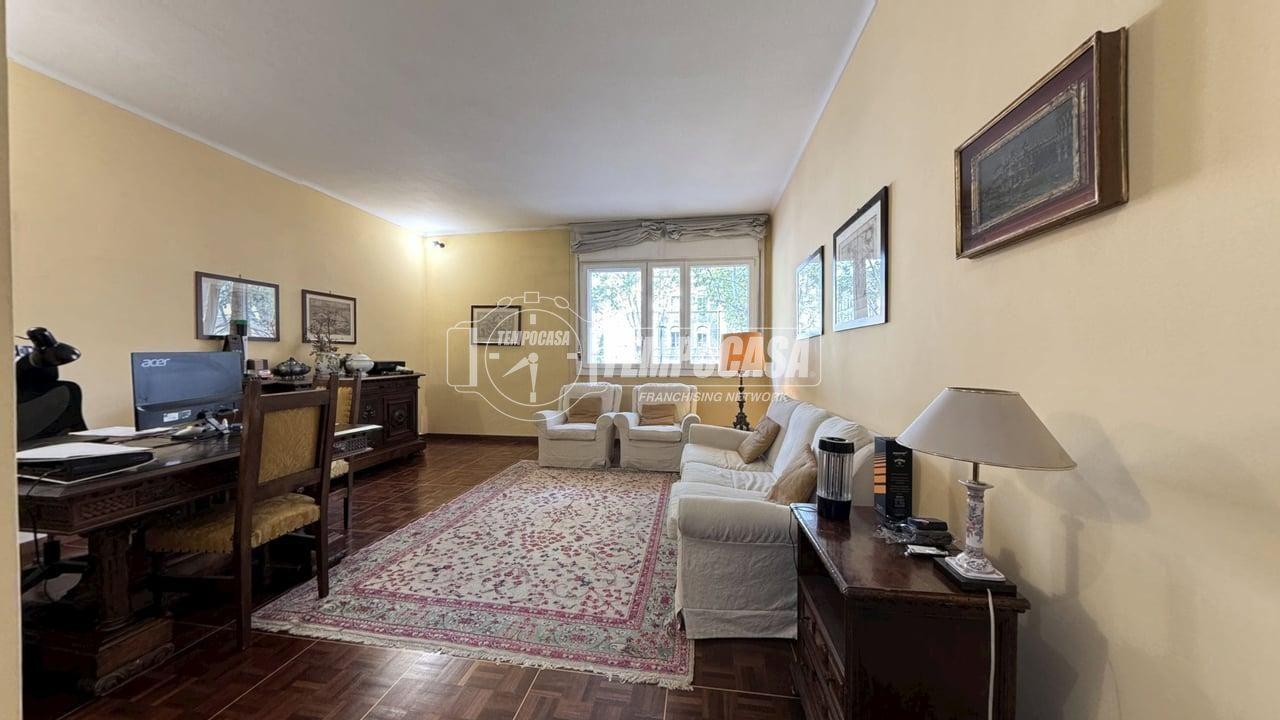 appartamento in vendita a Torino in zona Lingotto