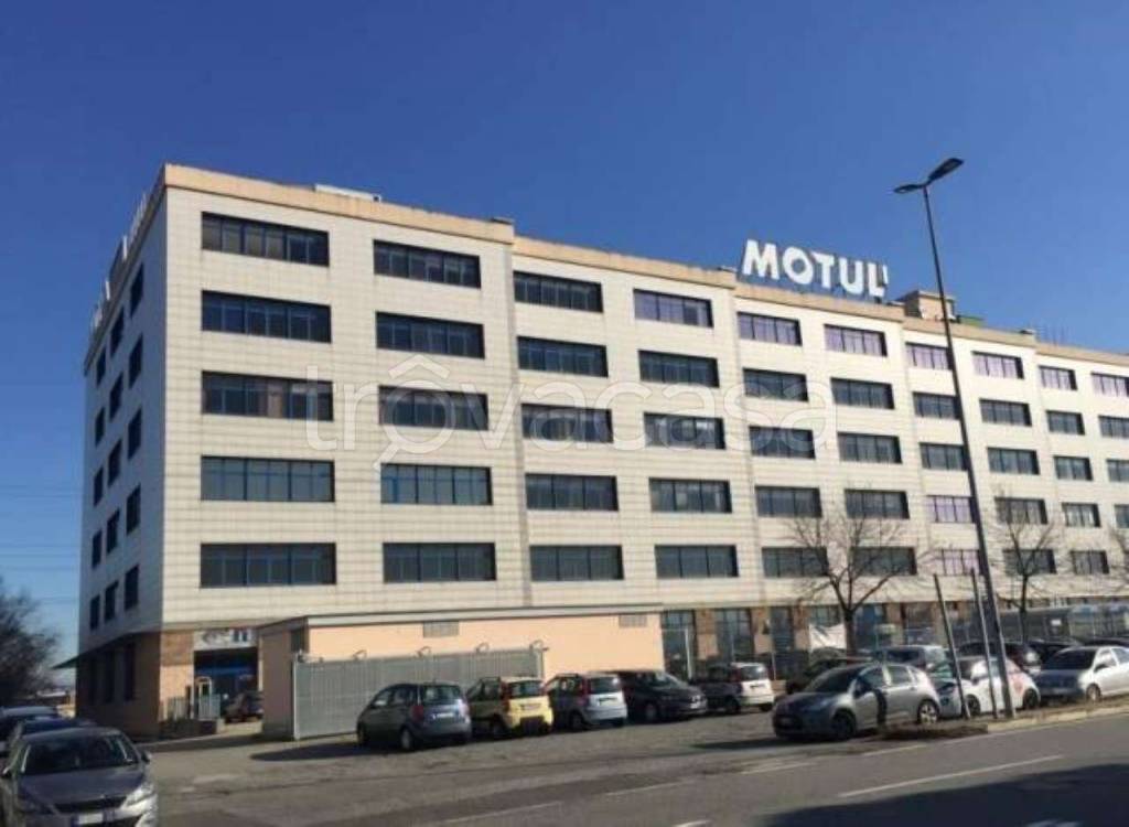 ufficio in vendita a Torino in zona Falchera