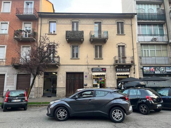 locale commerciale in vendita a Torino in zona Borgata Vittoria