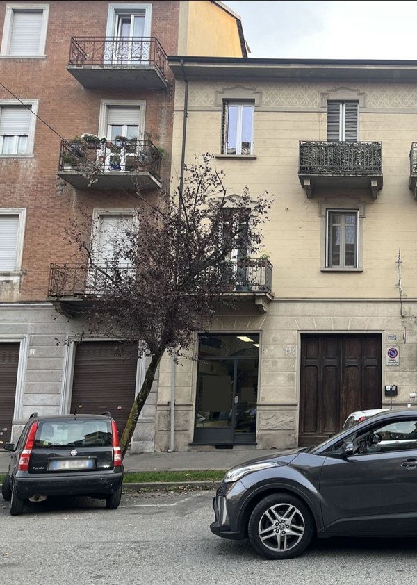 locale commerciale in vendita a Torino in zona Borgata Vittoria