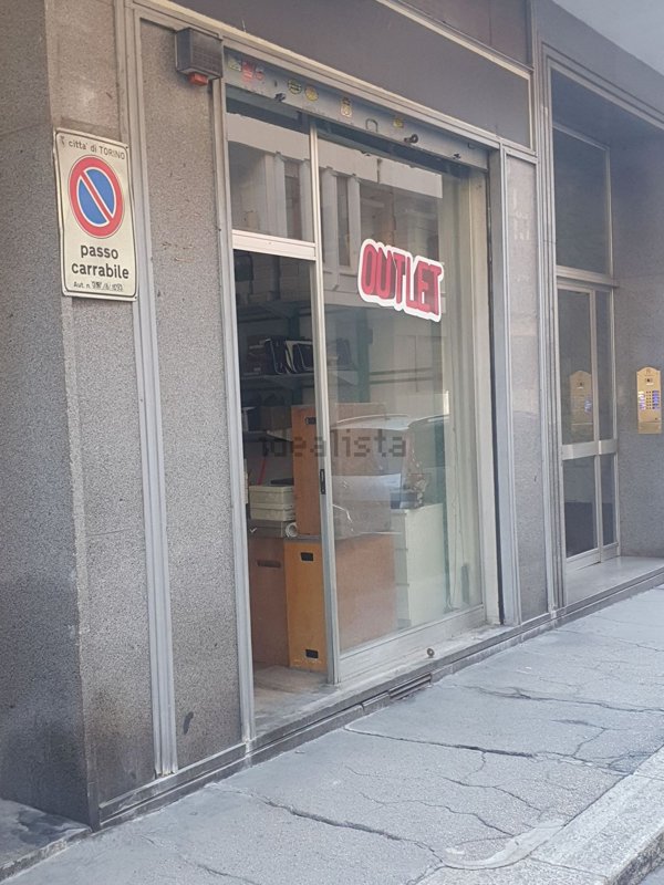 locale commerciale in vendita a Torino