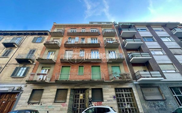 appartamento in vendita a Torino in zona Cenisia