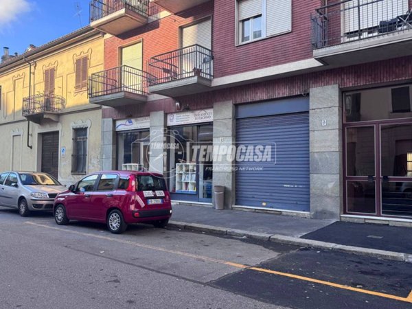 negozio in vendita a Torino in zona Barriera di Milano