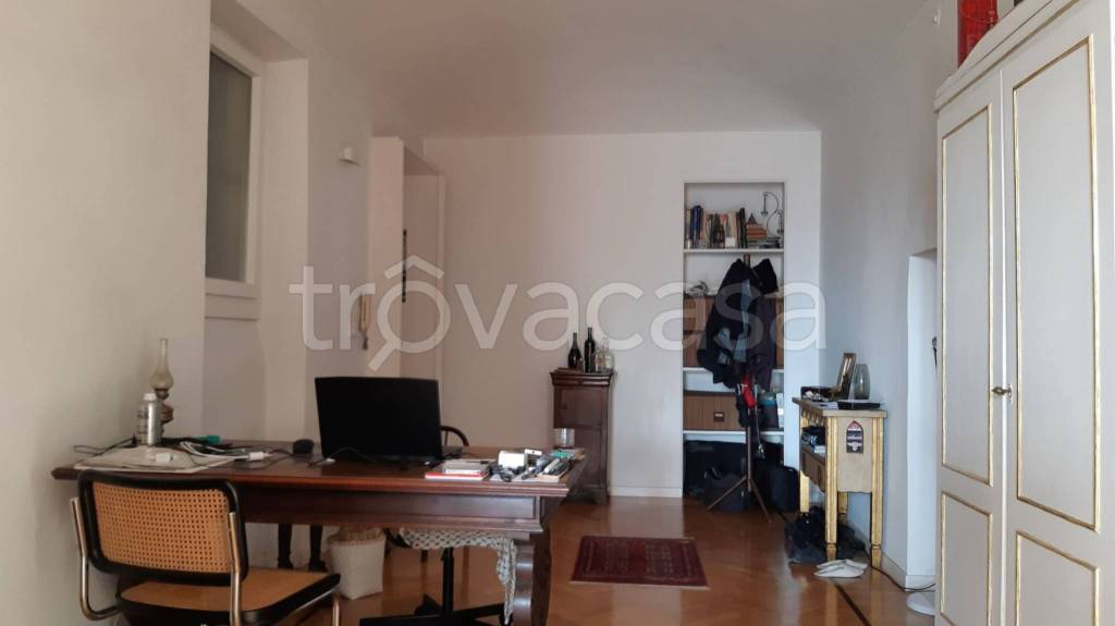 appartamento in vendita a Torino in zona Cit Turin