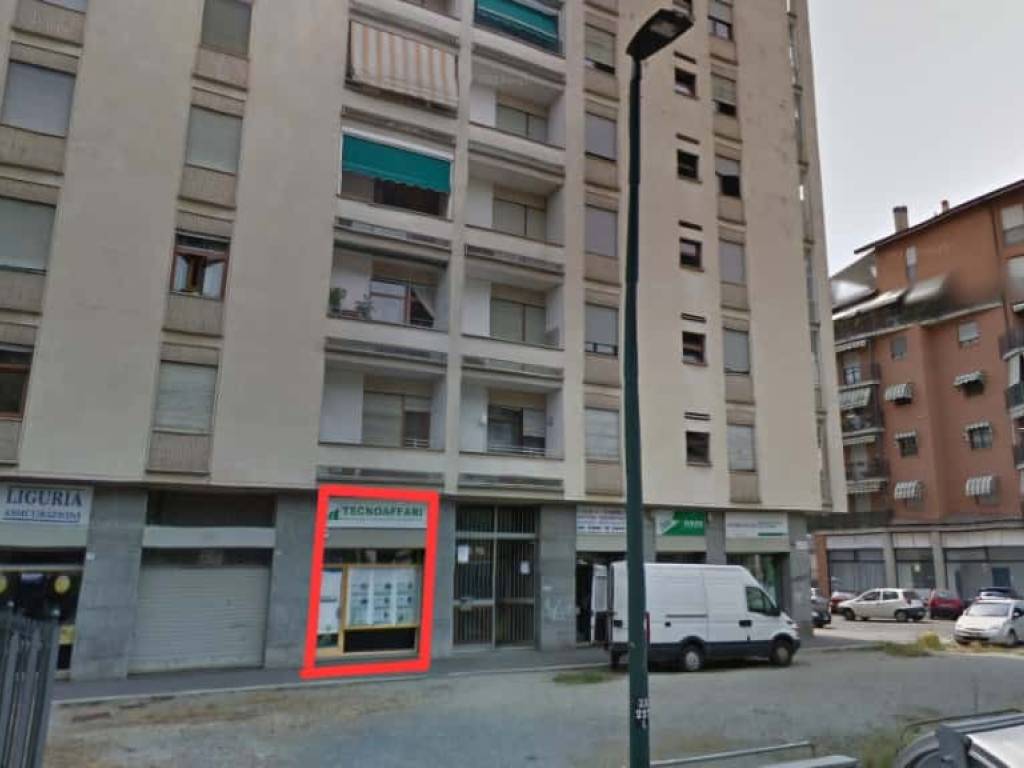 negozio in vendita a Torino in zona Mirafiori Sud