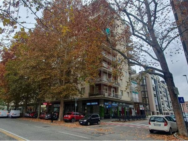 negozio in vendita a Torino in zona Millefonti