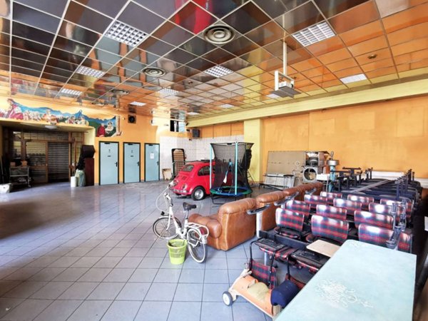 locale commerciale in vendita a Torino in zona Barriera di Milano