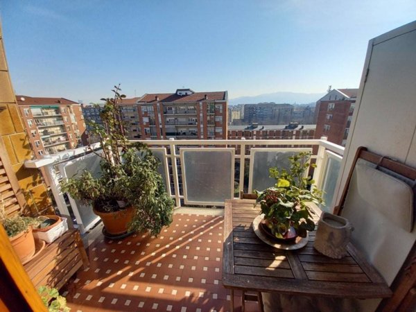 appartamento in vendita a Torino in zona Santa Rita