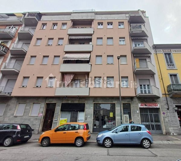 locale commerciale in vendita a Torino in zona Barriera di Milano