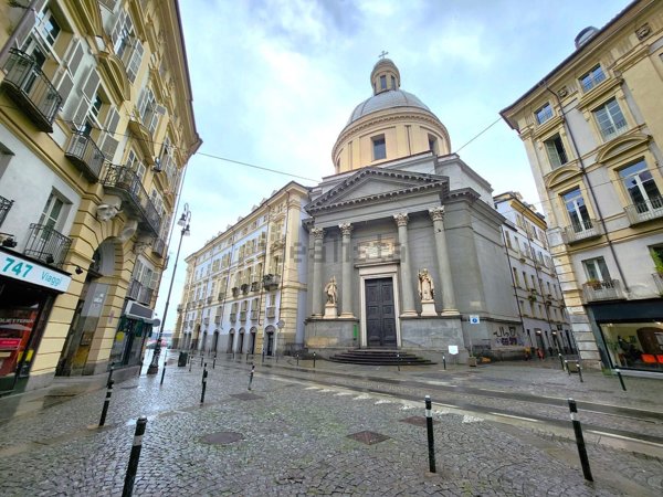 locale commerciale in vendita a Torino