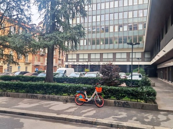 locale di sgombero in vendita a Torino in zona Crocetta