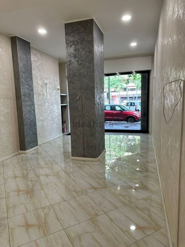 locale commerciale in vendita a Torino in zona Mirafiori Nord