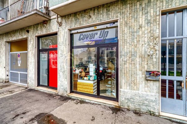 negozio in vendita a Torino in zona Madonna di Campagna