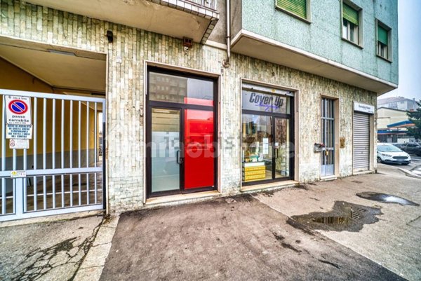 locale commerciale in vendita a Torino in zona Madonna di Campagna
