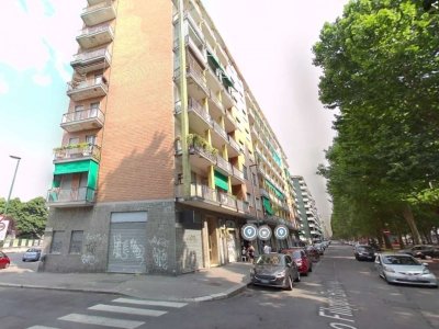 negozio in vendita a Torino in zona Pozzo Strada
