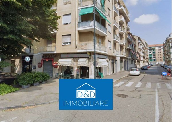 negozio in vendita a Torino in zona Mirafiori Sud