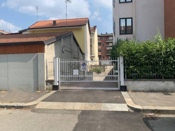 locale di sgombero in vendita a Torino