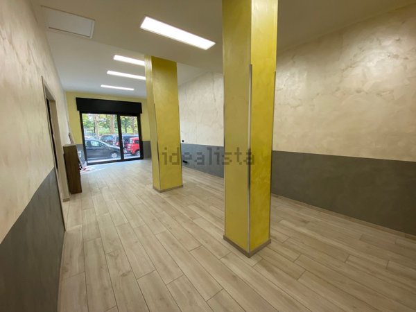locale commerciale in vendita a Torino in zona Santa Rita