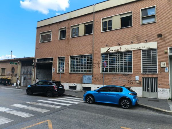 locale di sgombero in vendita a Torino in zona Pozzo Strada