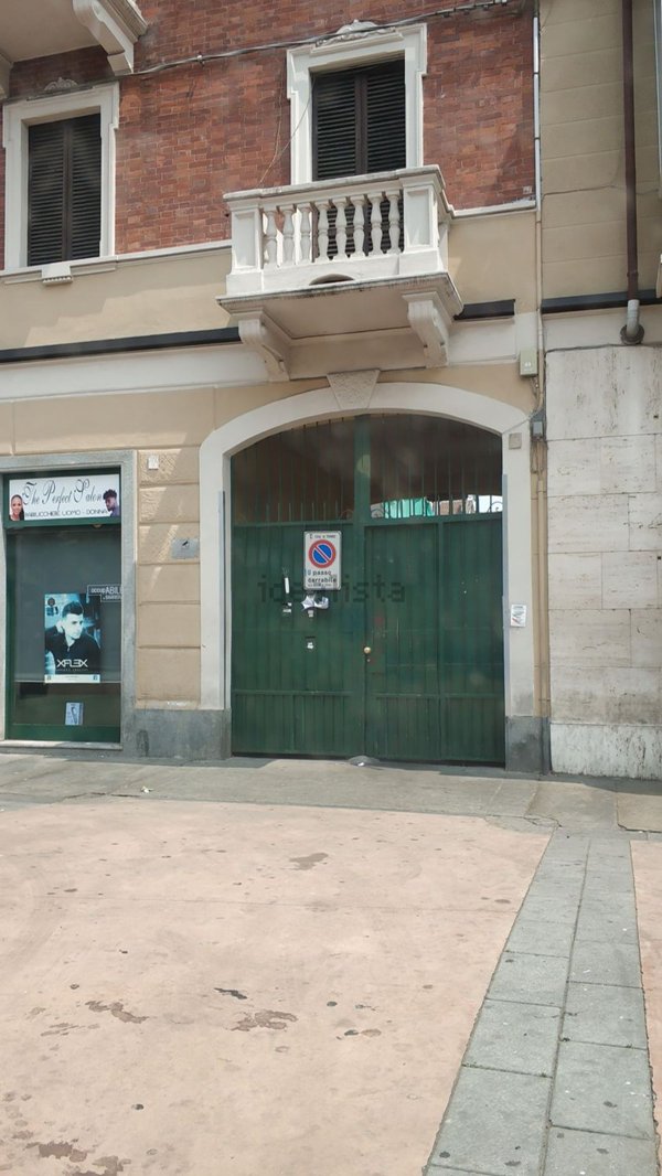 locale di sgombero in vendita a Torino in zona Barriera di Milano