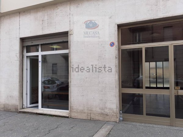 locale commerciale in vendita a Torino in zona Parella