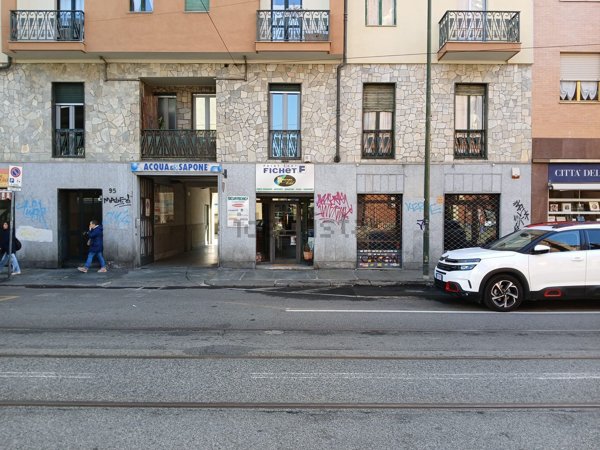 locale commerciale in vendita a Torino
