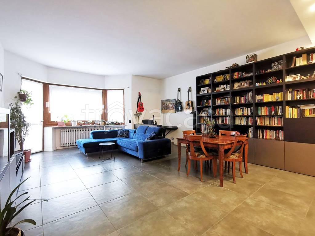 appartamento in vendita a Torino in zona Cit Turin