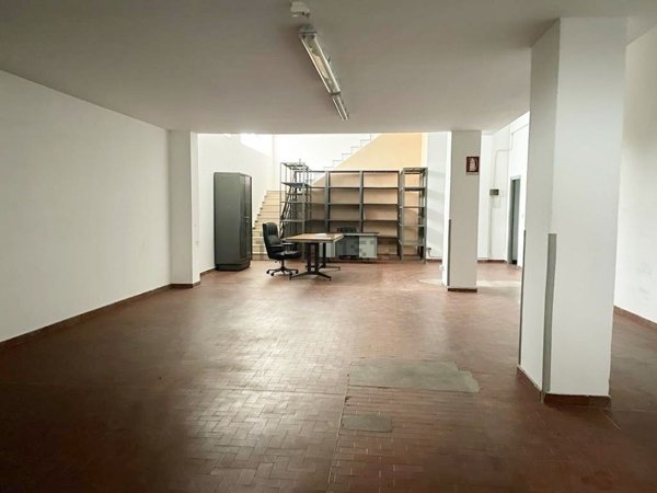 locale di sgombero in vendita a Torino in zona Mirafiori Nord