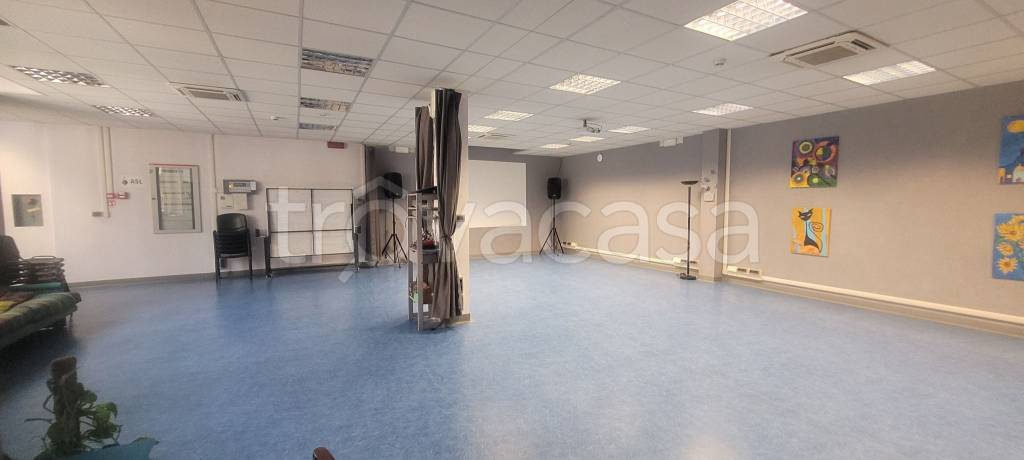 ufficio in vendita a Torino in zona Lingotto