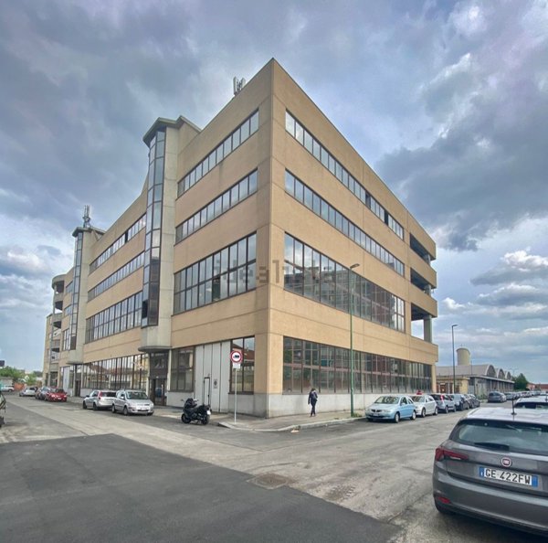 locale di sgombero in vendita a Torino in zona Pozzo Strada