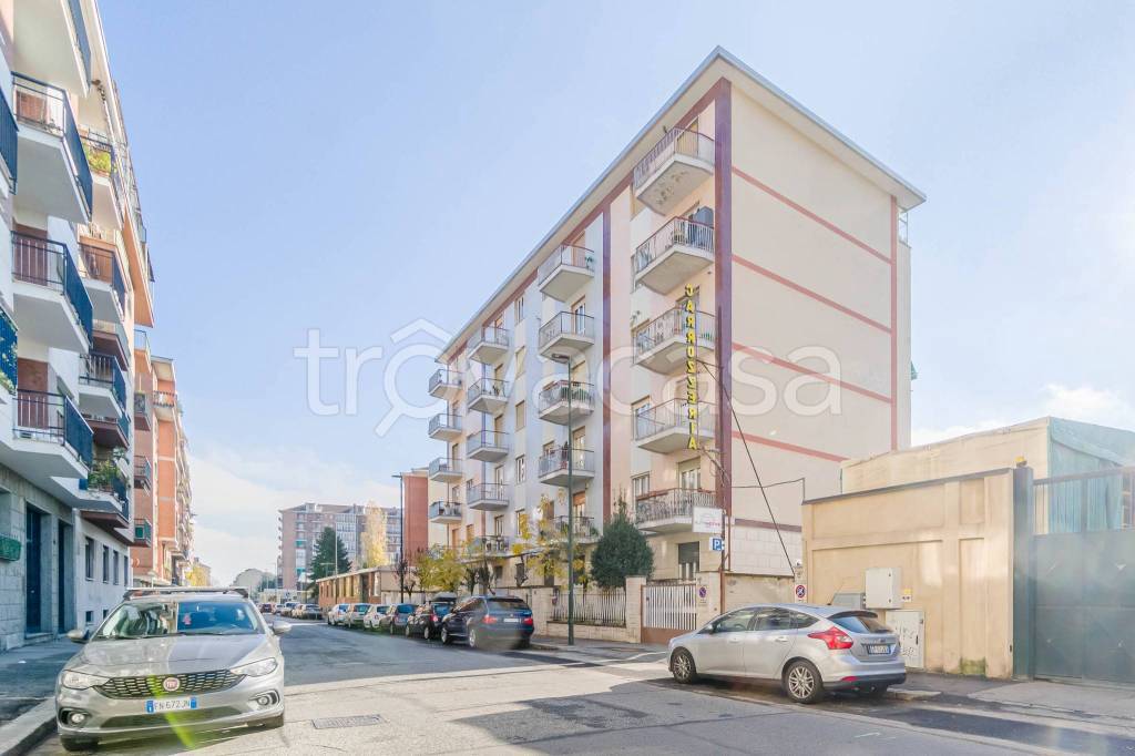 appartamento in vendita a Torino in zona Parella