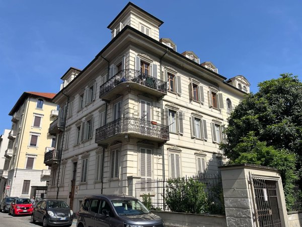 ufficio in vendita a Torino in zona Crocetta