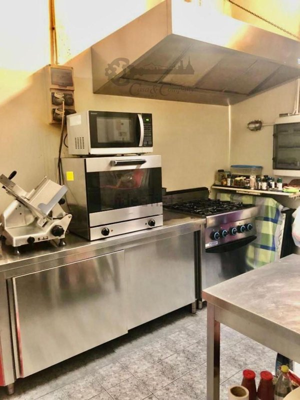 negozio in vendita a Torino in zona Pozzo Strada