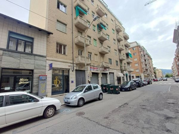 locale commerciale in vendita a Torino in zona Filadelfia