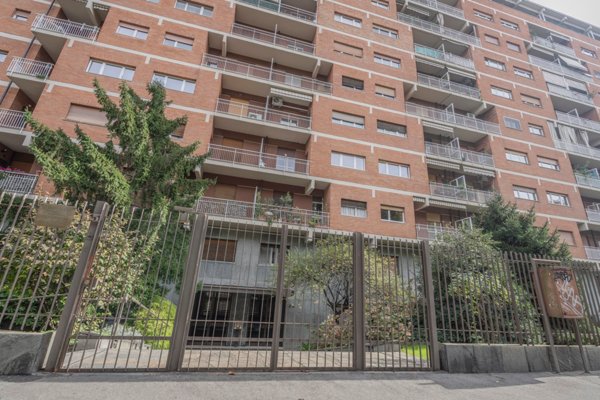 ufficio in vendita a Torino in zona Parella