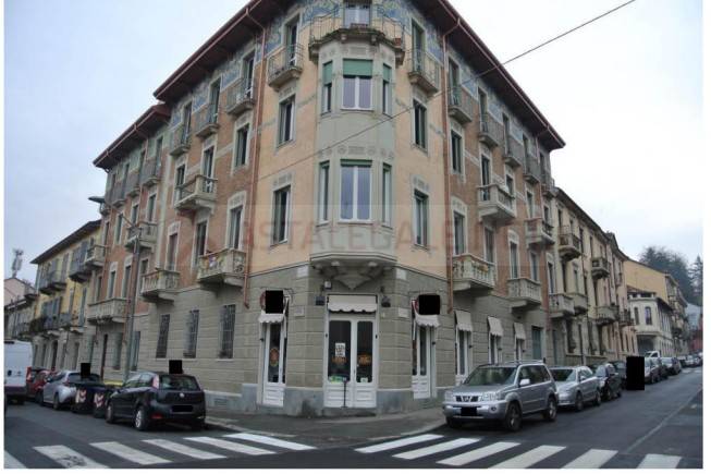 negozio in vendita a Torino in zona Madonna del Pilone