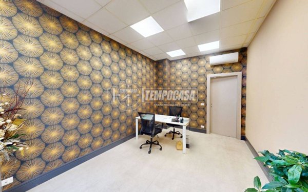 negozio in vendita a Torino in zona Rebaudengo