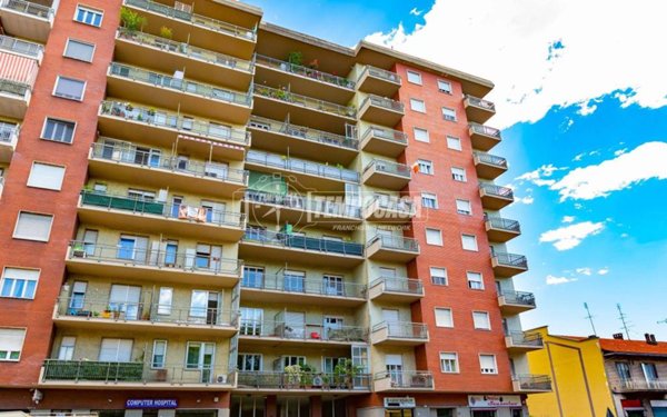 appartamento in vendita a Torino in zona Lucento