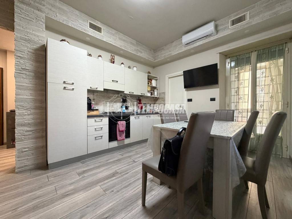 appartamento in vendita a Torino in zona Borgata Vittoria