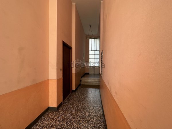 locale commerciale in vendita a Torino in zona Barriera di Milano