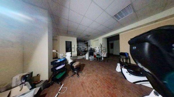 negozio in vendita a Torino in zona Borgata Vittoria