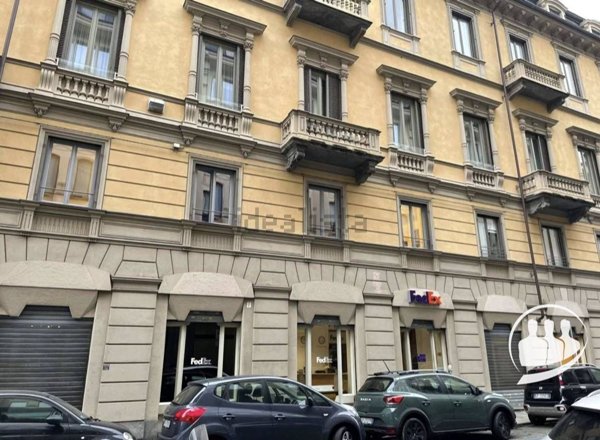 locale commerciale in vendita a Torino in zona Centro Storico