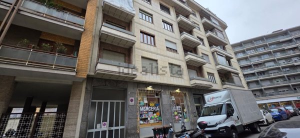 locale commerciale in vendita a Torino in zona Santa Rita