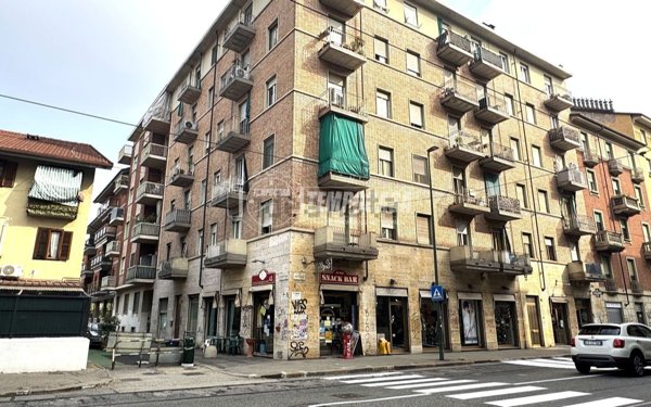 locale commerciale in vendita a Torino in zona Lingotto