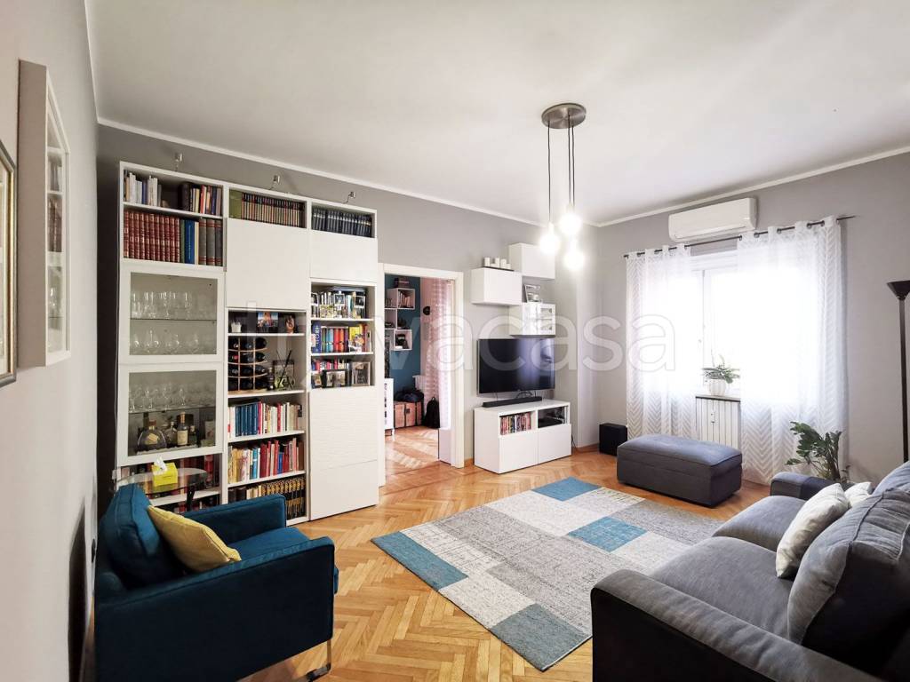 appartamento in vendita a Torino in zona Cit Turin