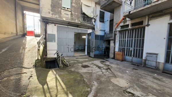 locale di sgombero in vendita a Torino in zona Rebaudengo