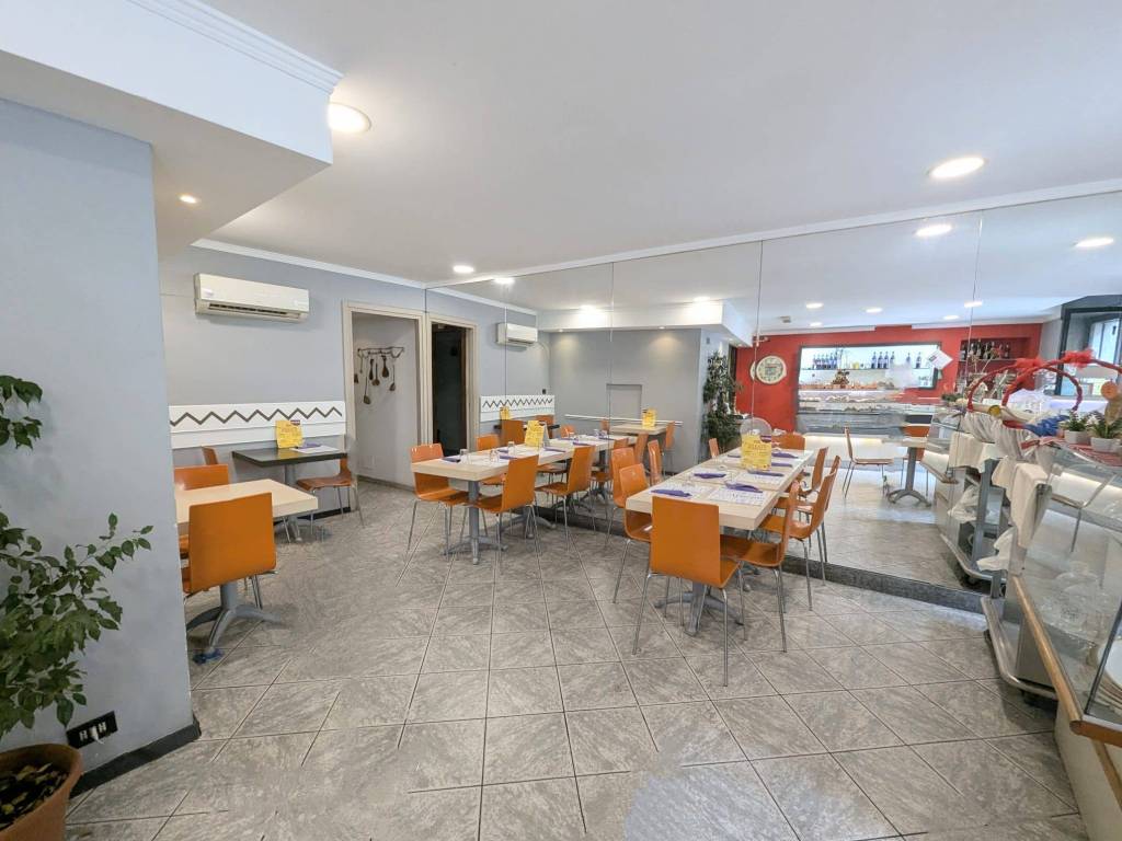 negozio in vendita a Torino in zona Borgata Vittoria